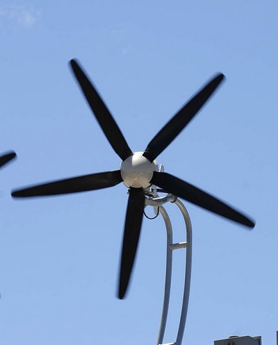 honolulu airport wind turbines 2
