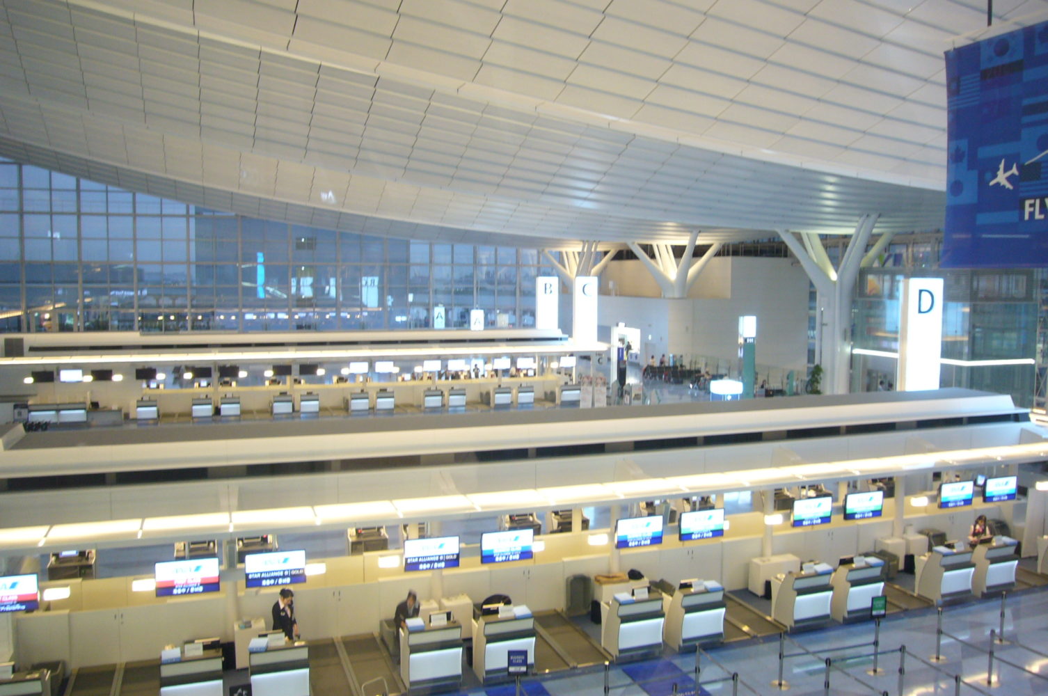 Snack Saturday at Haneda Airport's new International Terminal Stuck