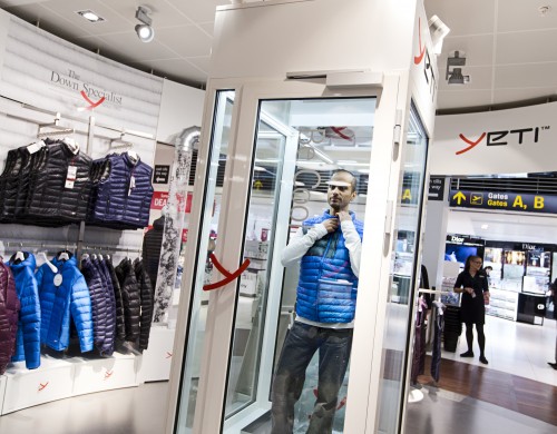 Copenhagen Airport_Yeti Pop-Up Shop allows travelers to try on clothes in cold temperatures. Courtesy CPH Airport