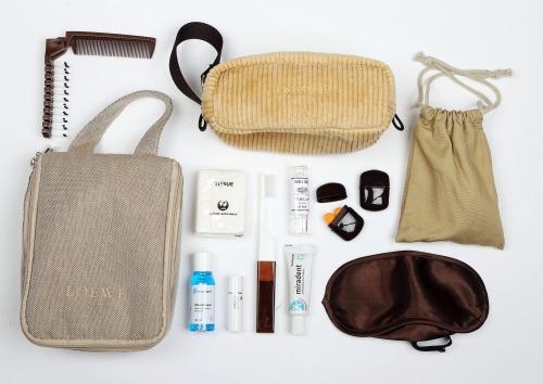 6_Japan airlines contents of amenity kit