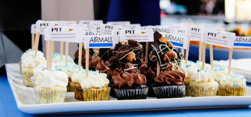 PIT AIRMALL CUPCAKES