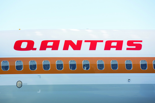 Qantas retro livery plane