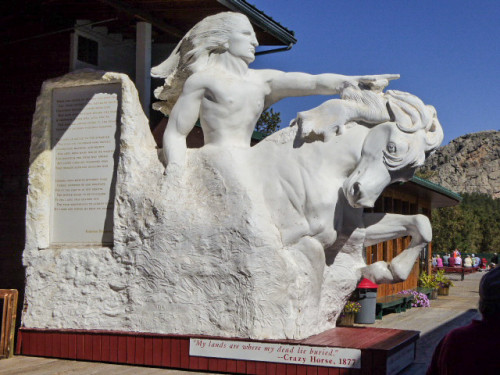 Crazy Horse statue_edited