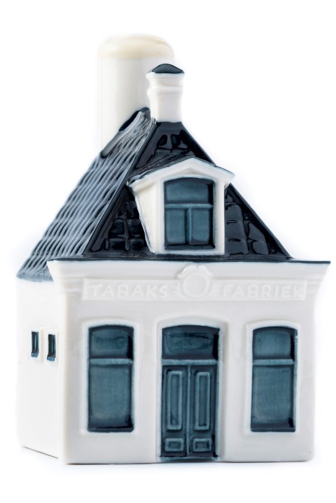 KLM's Delft Blue House #99: The White Ox - Stuck at the Airport