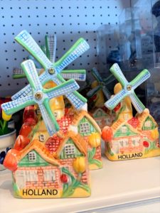 Souvenir Sunday at Amsterdam Schiphol Airport
