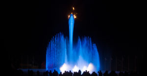 Frivolous fountains as entertainment, attraction and investment