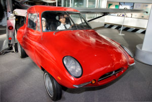 Taylor Aerocar III, one wing folded back for ground travel, one wing attached for flight.