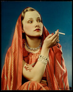 LUCKY STRIKE, GIRL IN RED