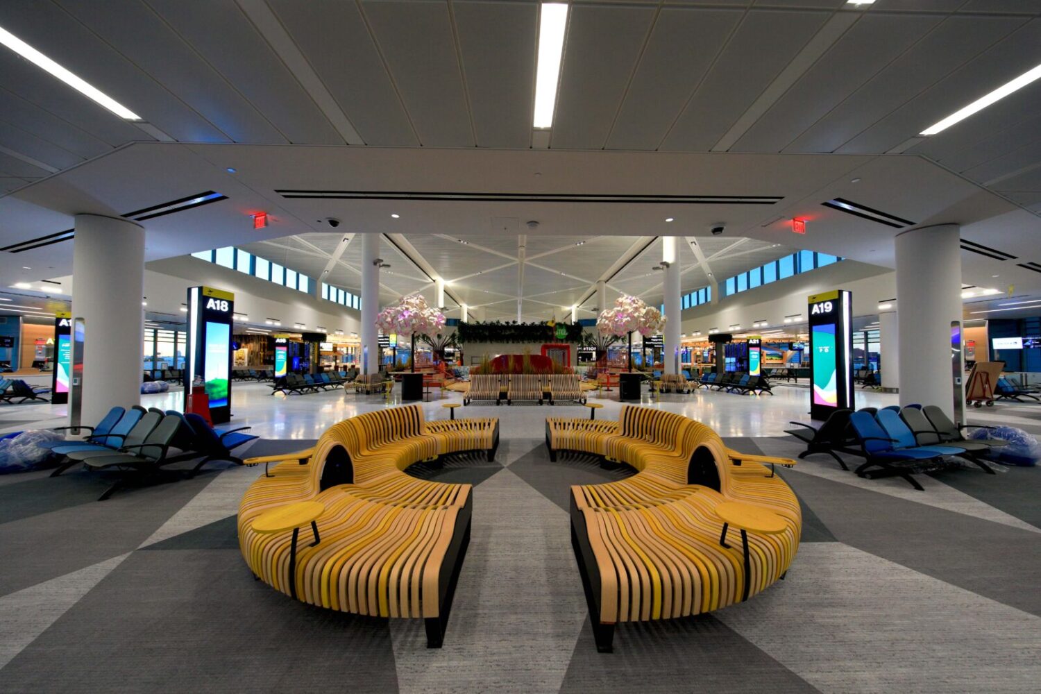 What’s Inside The New Terminal A at Newark Liberty Int’l Airport (EWR)
