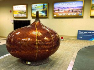 The giant onion at Walla Walla Airport