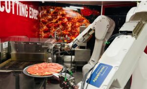 Airport pizza robots + more travel tidbits