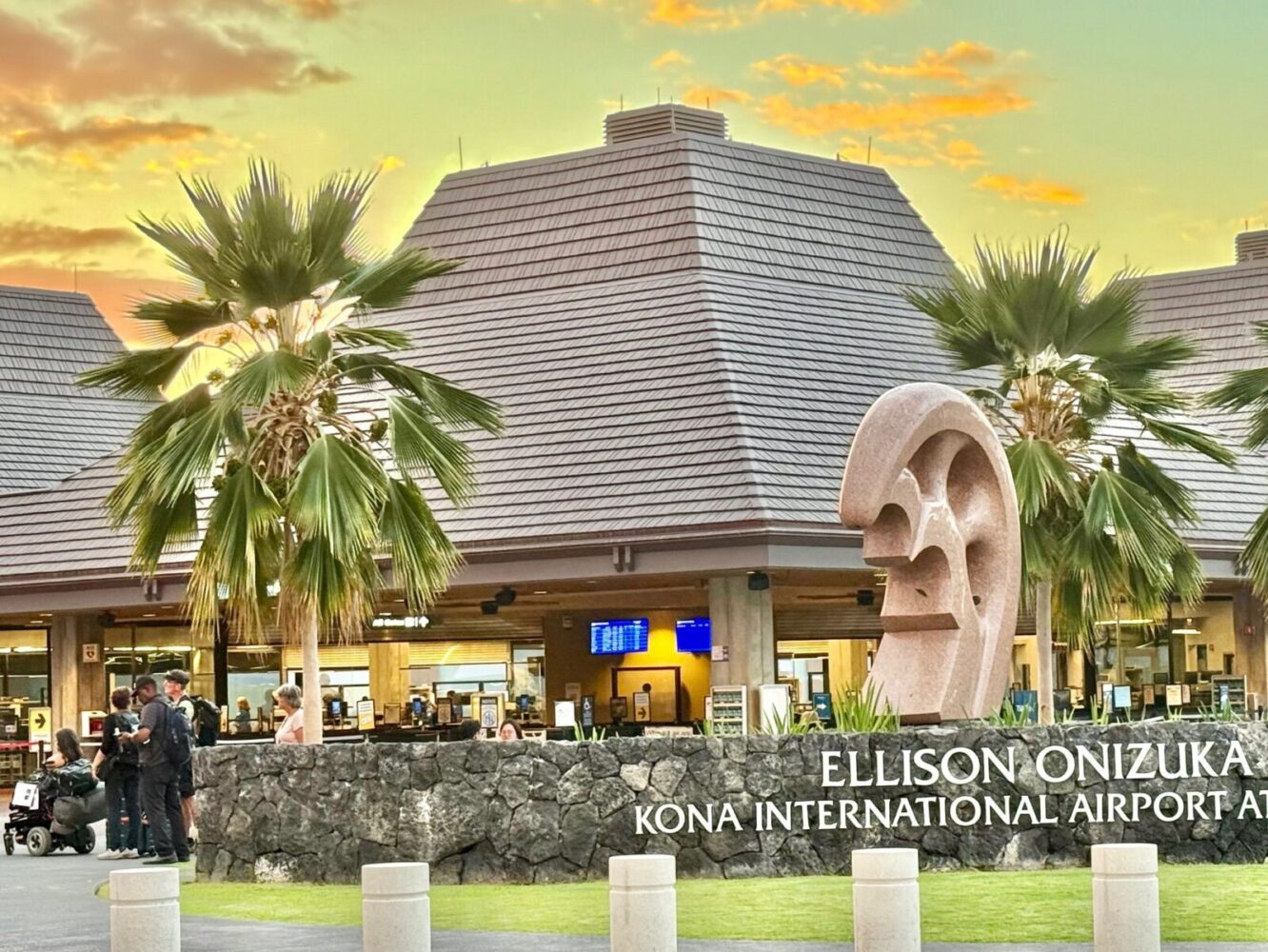 Stuck at the airport: travel tidbits for you