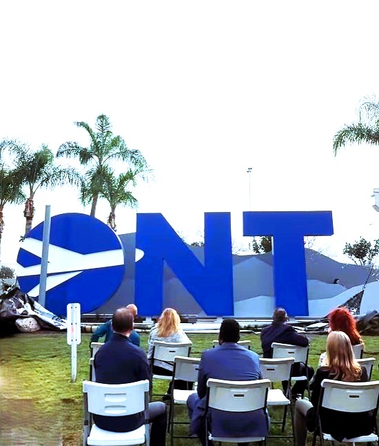 One airport goes big, another raises the bar