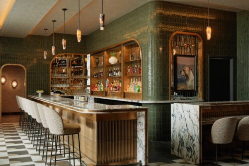 Which U.S. airport lounges do travelers love most?