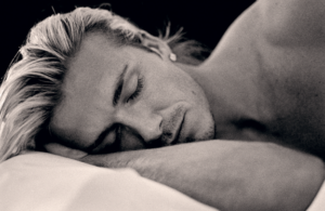 Watch soccer icon David Beckham sleep at MIA Airport